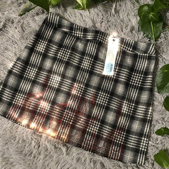 ✨SALE ✨ NWT 🔥 LF Flame Plaid Skirt - Picture 6 of 7